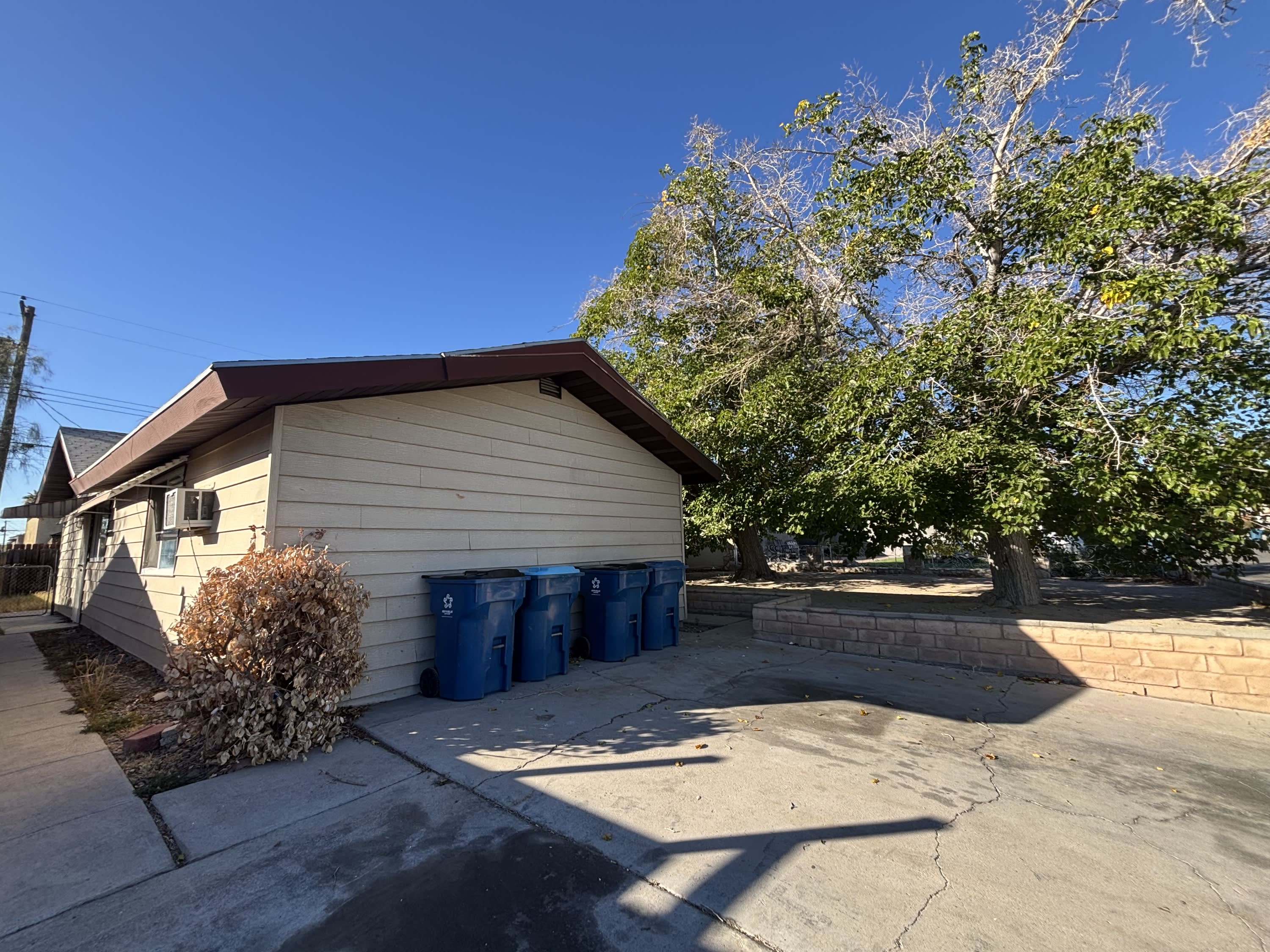 5813 Iris Avenue – photo 1