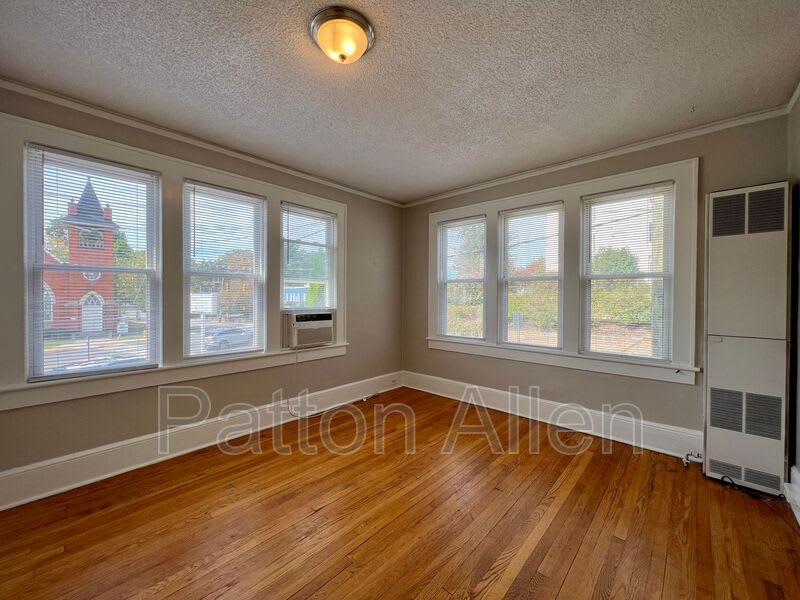 205 Hillside St – photo 2
