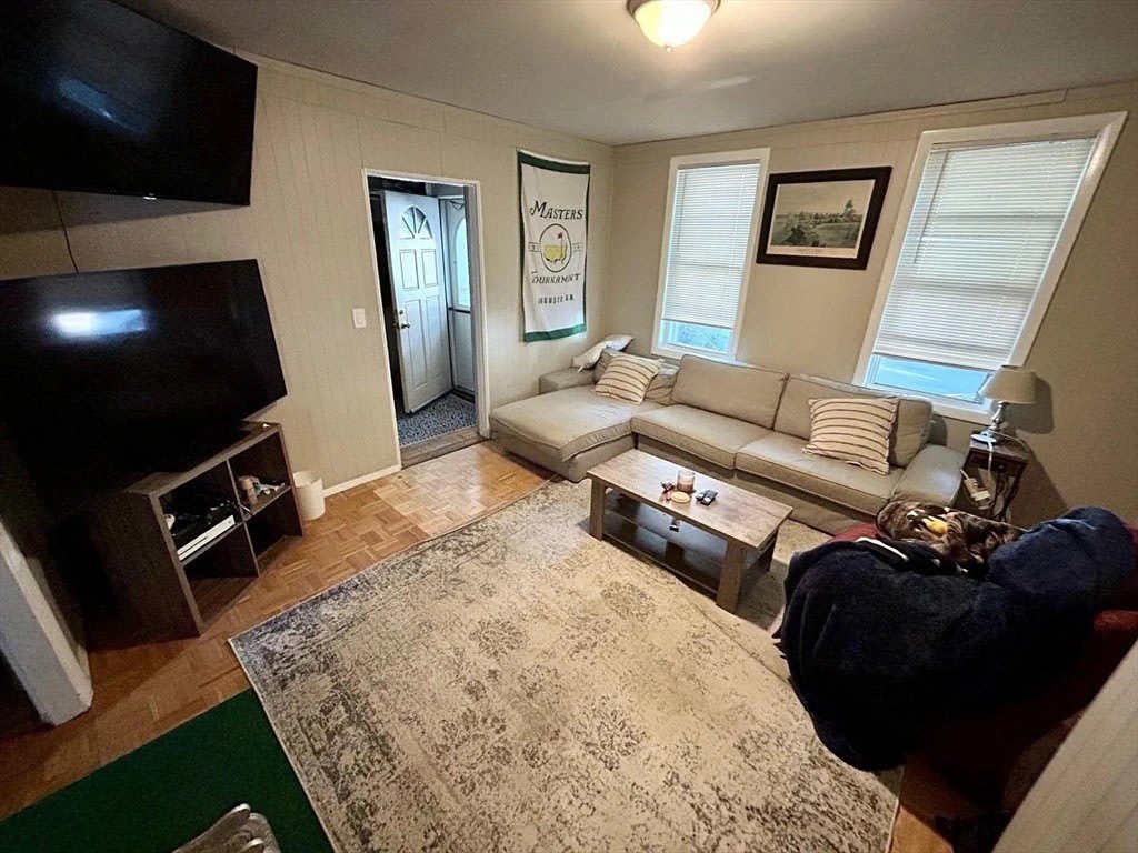 401 W 4th St – photo 3