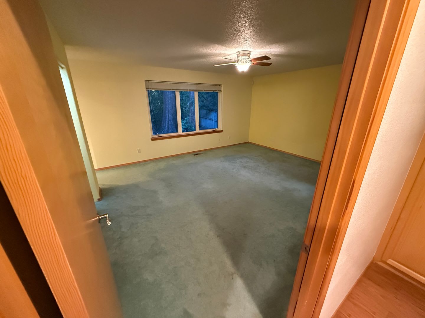 Huge Bedrooms 3 Bed 2 Bath – photo 4