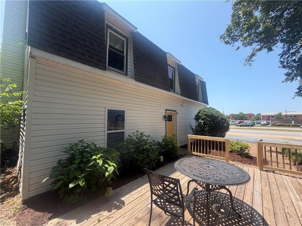 374 Eaton Street – photo 2