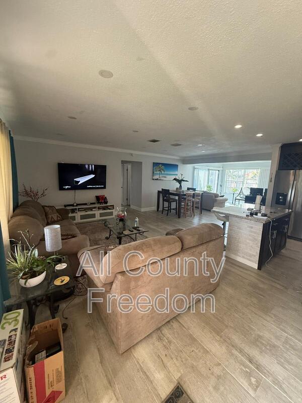 8260 NW 16th St. – photo 2