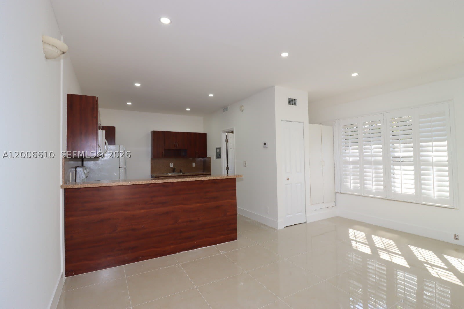 2806 Taylor St – photo 2