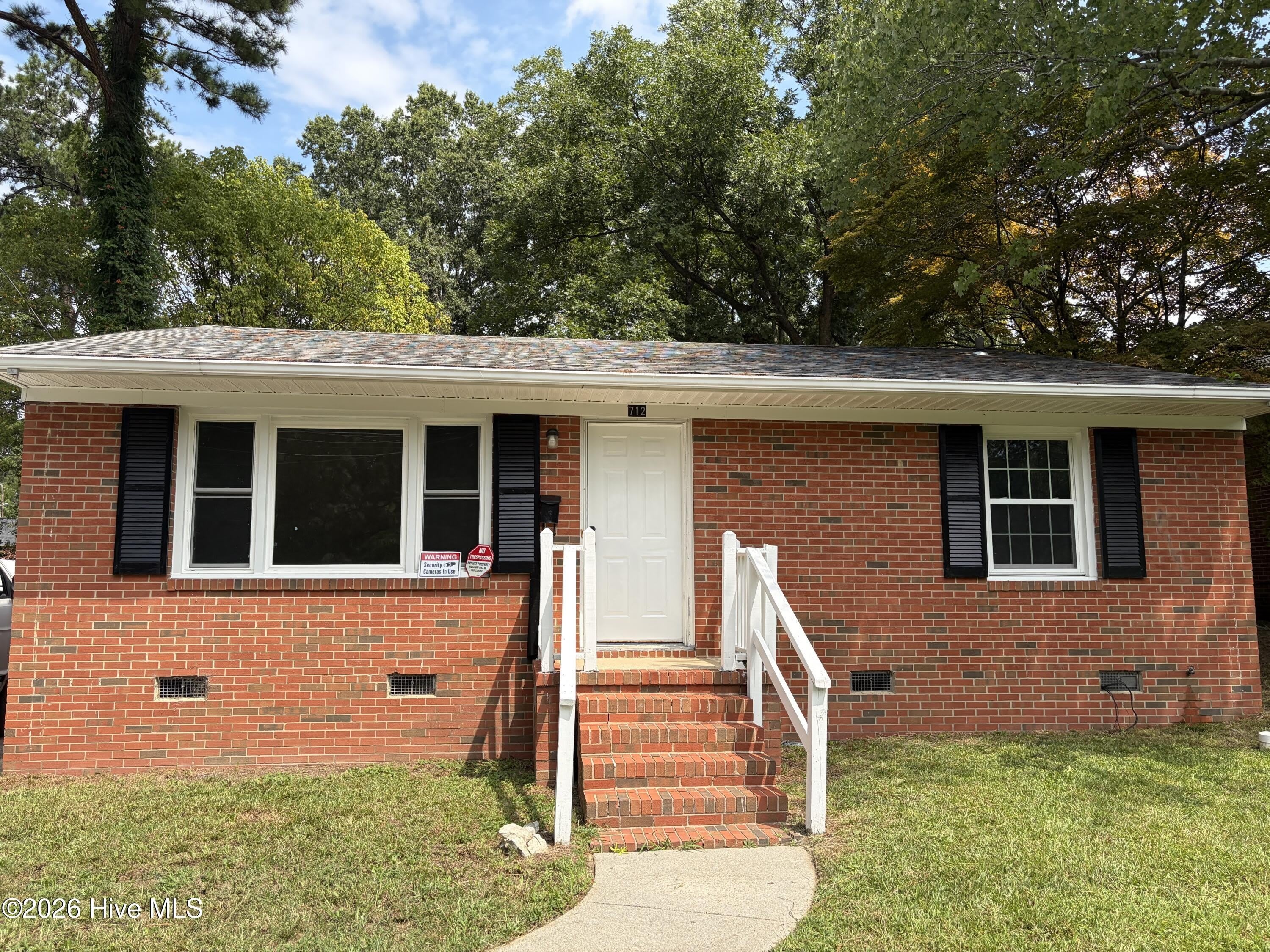 712 Grove Street Ne – photo 1