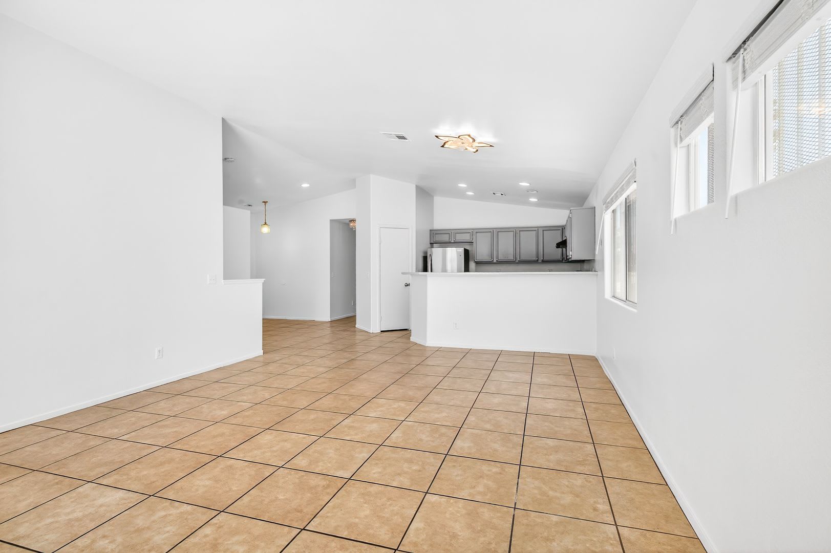 Beautiful Single Story Home Located In Las Vegas – photo 1