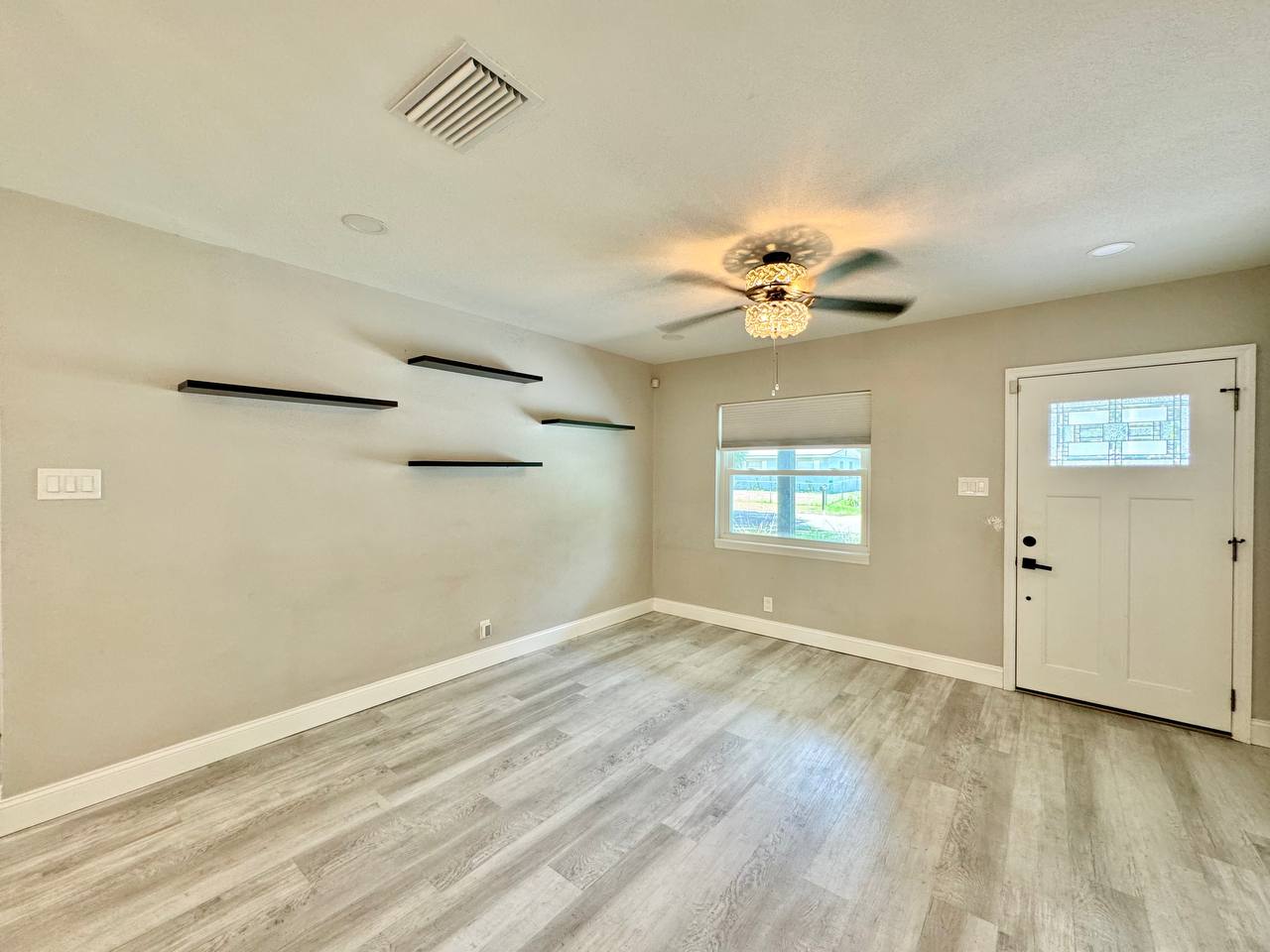 1918 E Shadowlawn Ave – photo 4