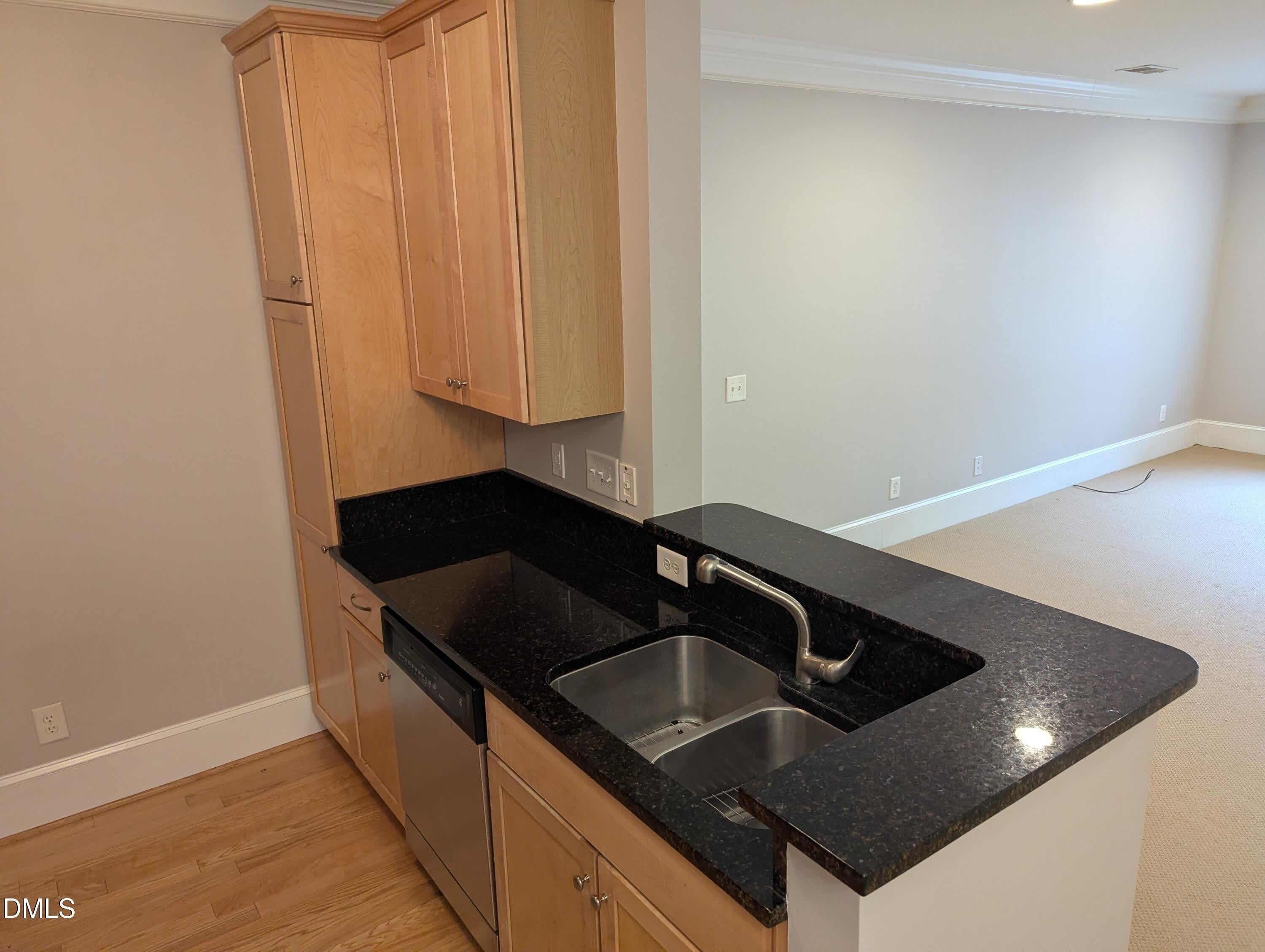 401 Finsbury Street – photo 4