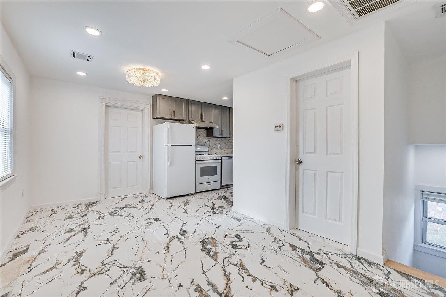 385 Pierson Avenue – photo 5