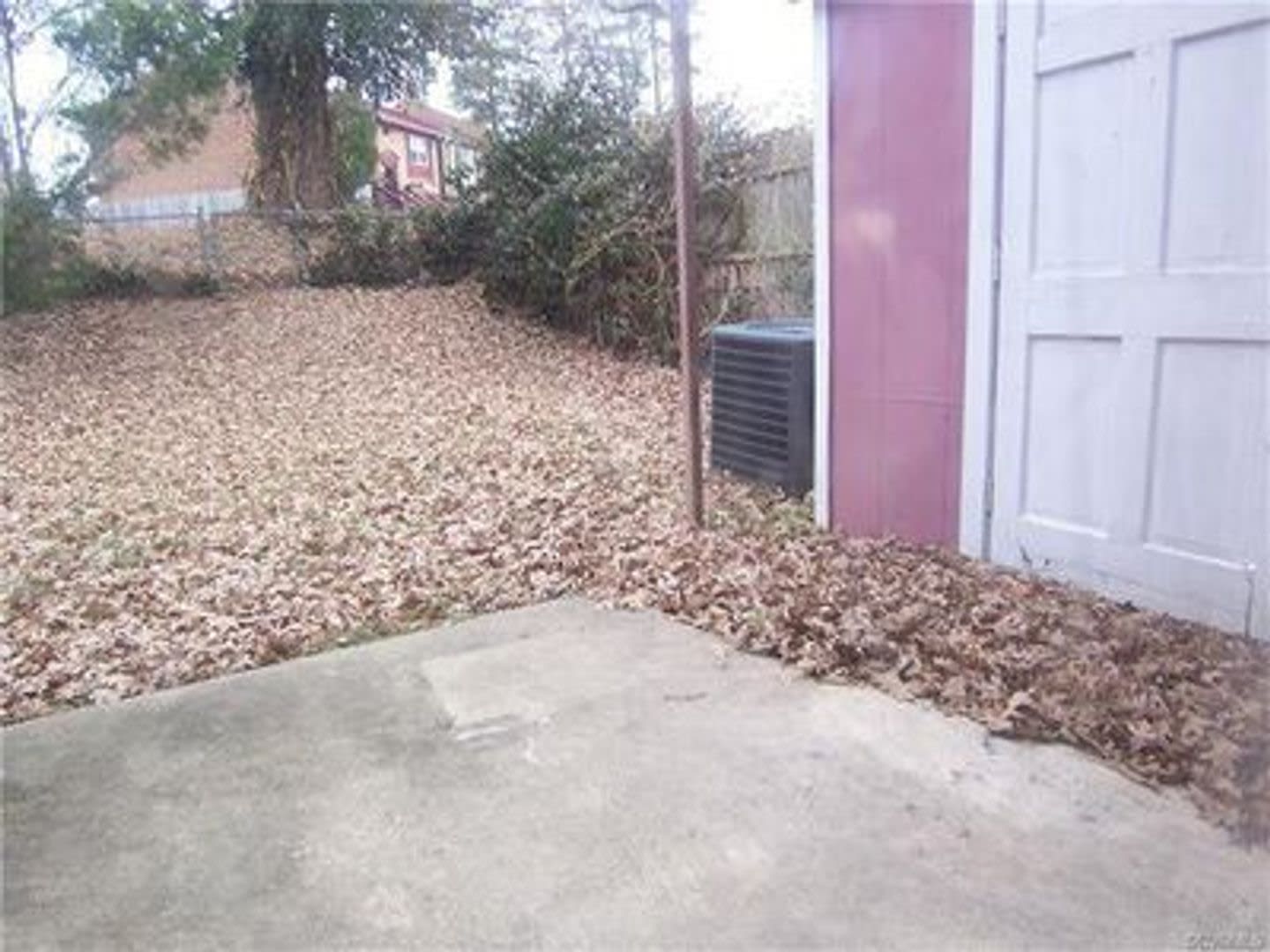 Henrico County Townhouse! 3 beds, 1.5 bath, central laundry, HVAC, parking, all electric! – photo 4