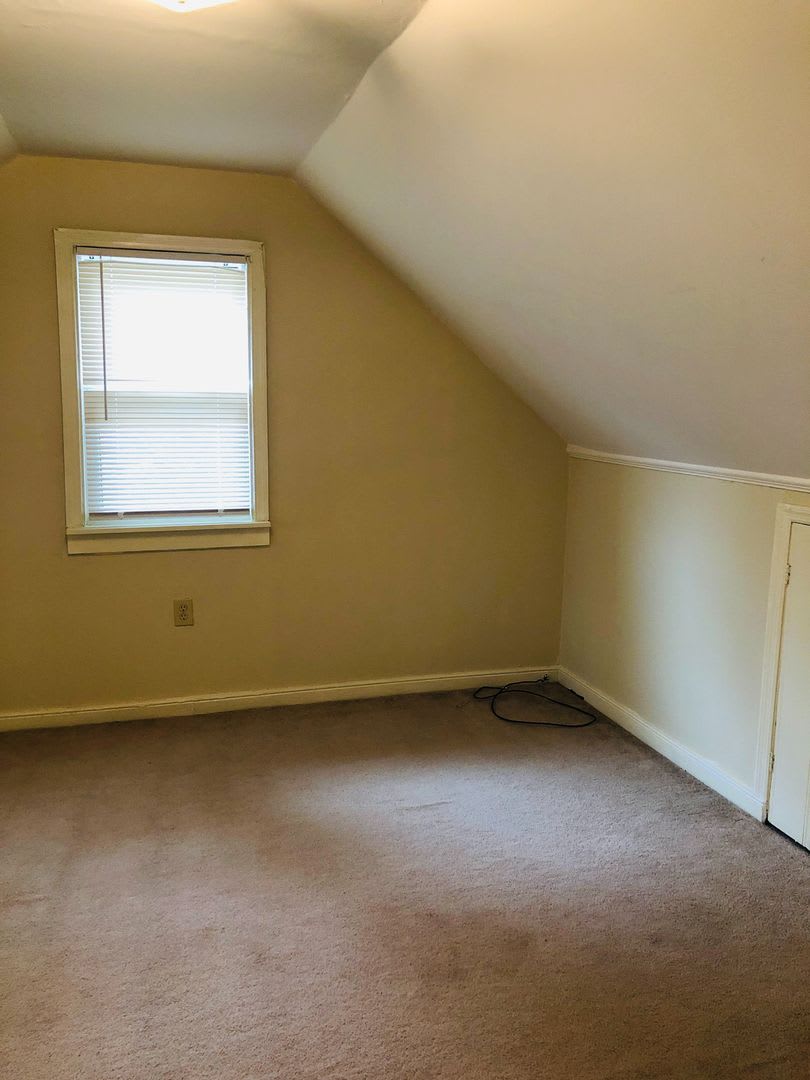 Adorable 3 bdrm/1 bath Home Located in Desirable West End! – photo 2