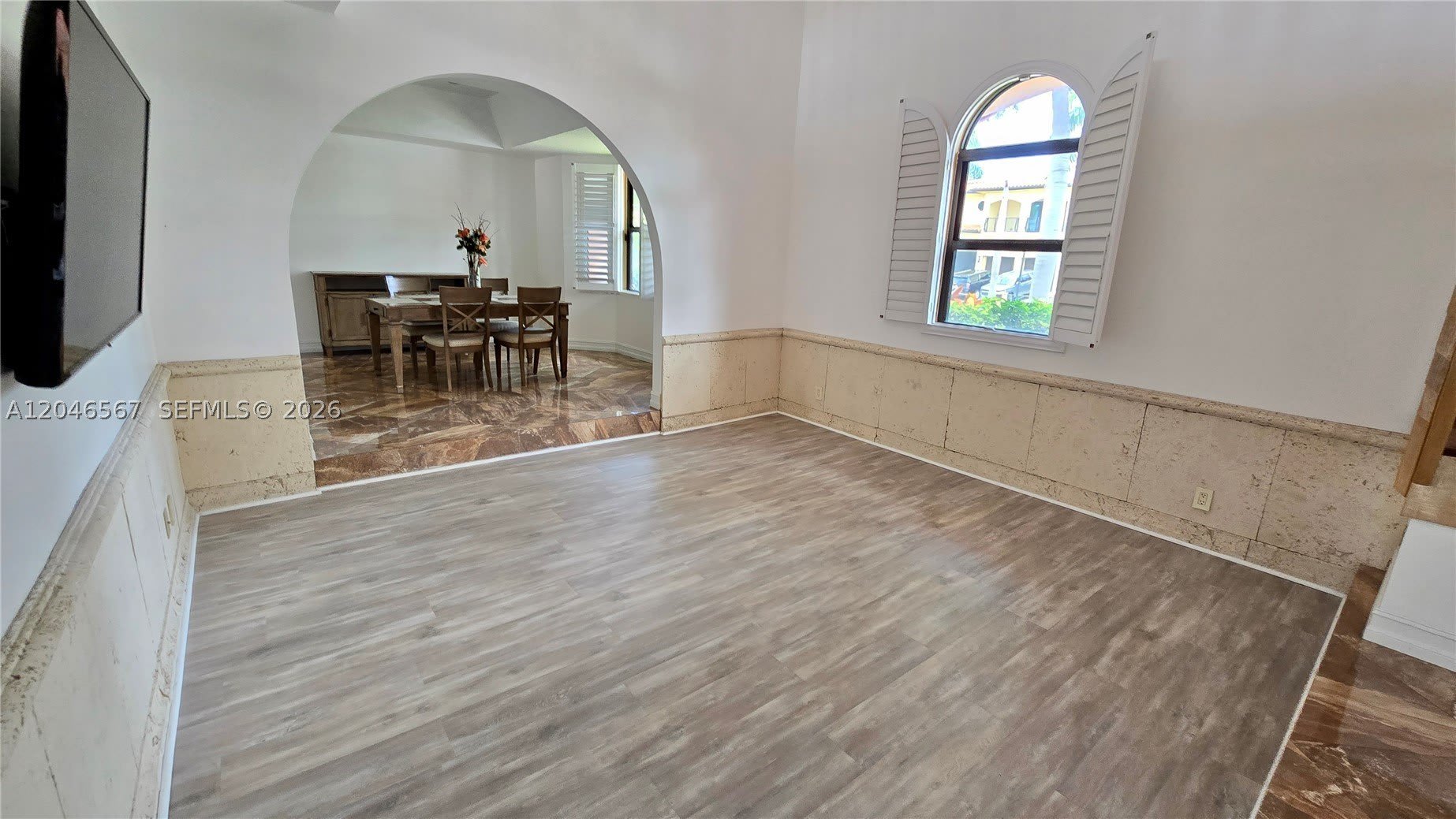 741 Tyler St – photo 4