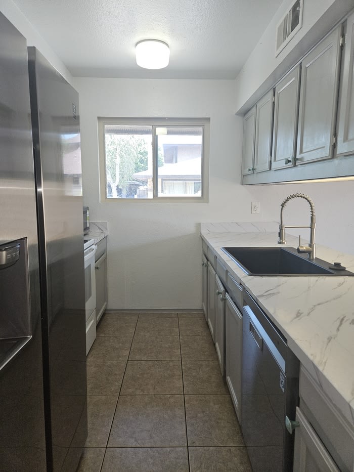 1622 West Village Way – photo 4