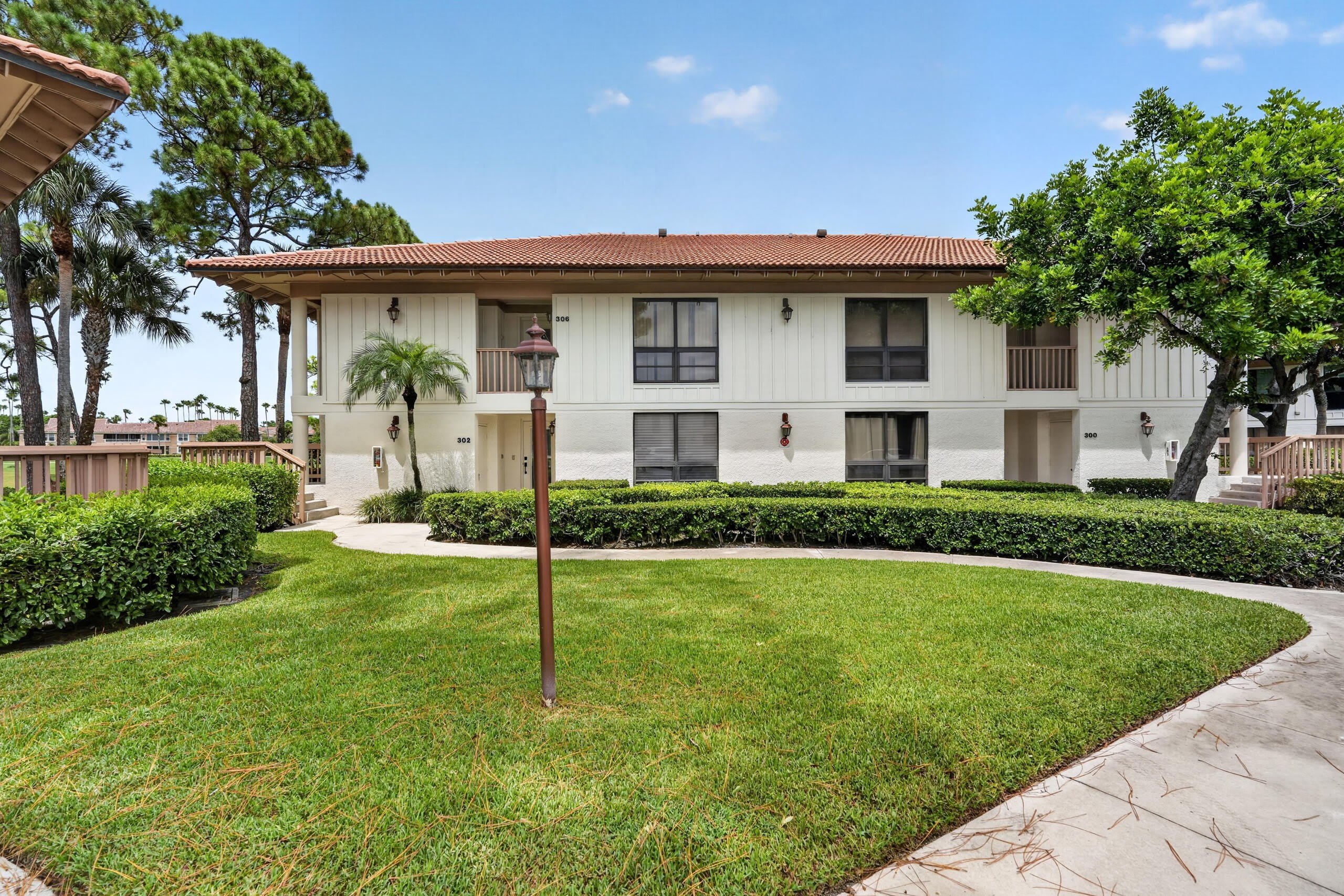 302 Brackenwood Circle – photo 1