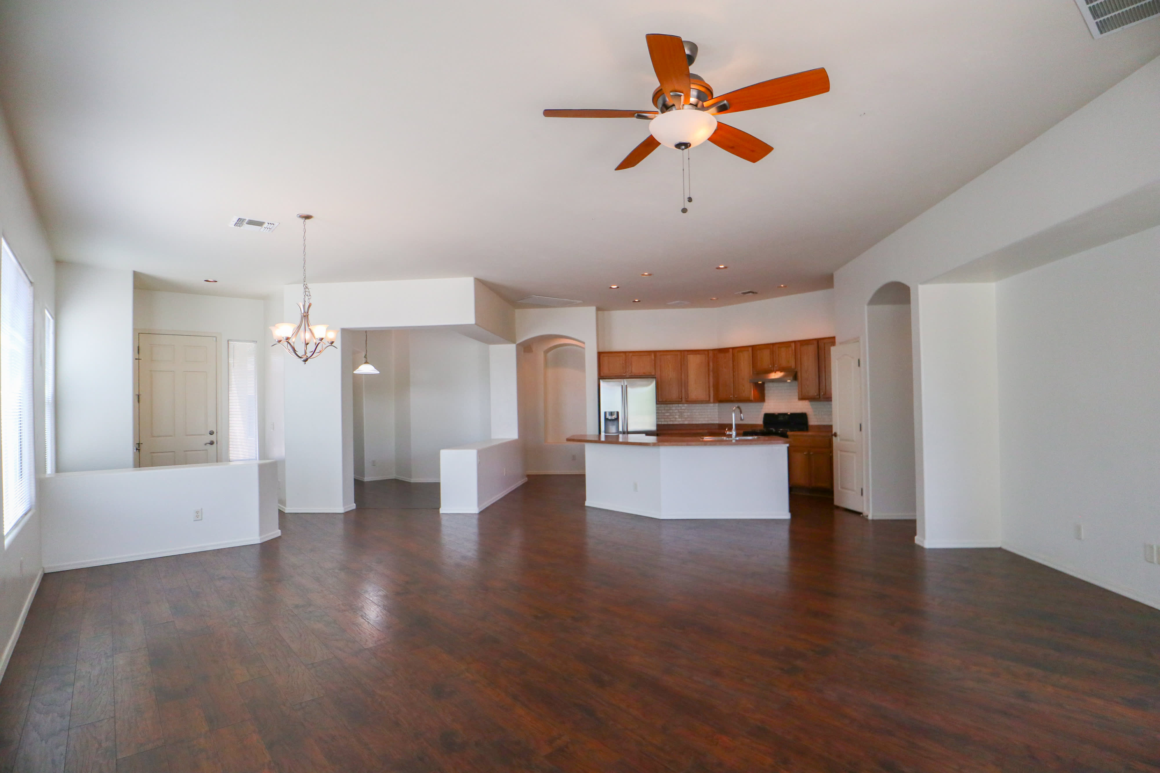1022 W Blue Crest Dr – photo 3