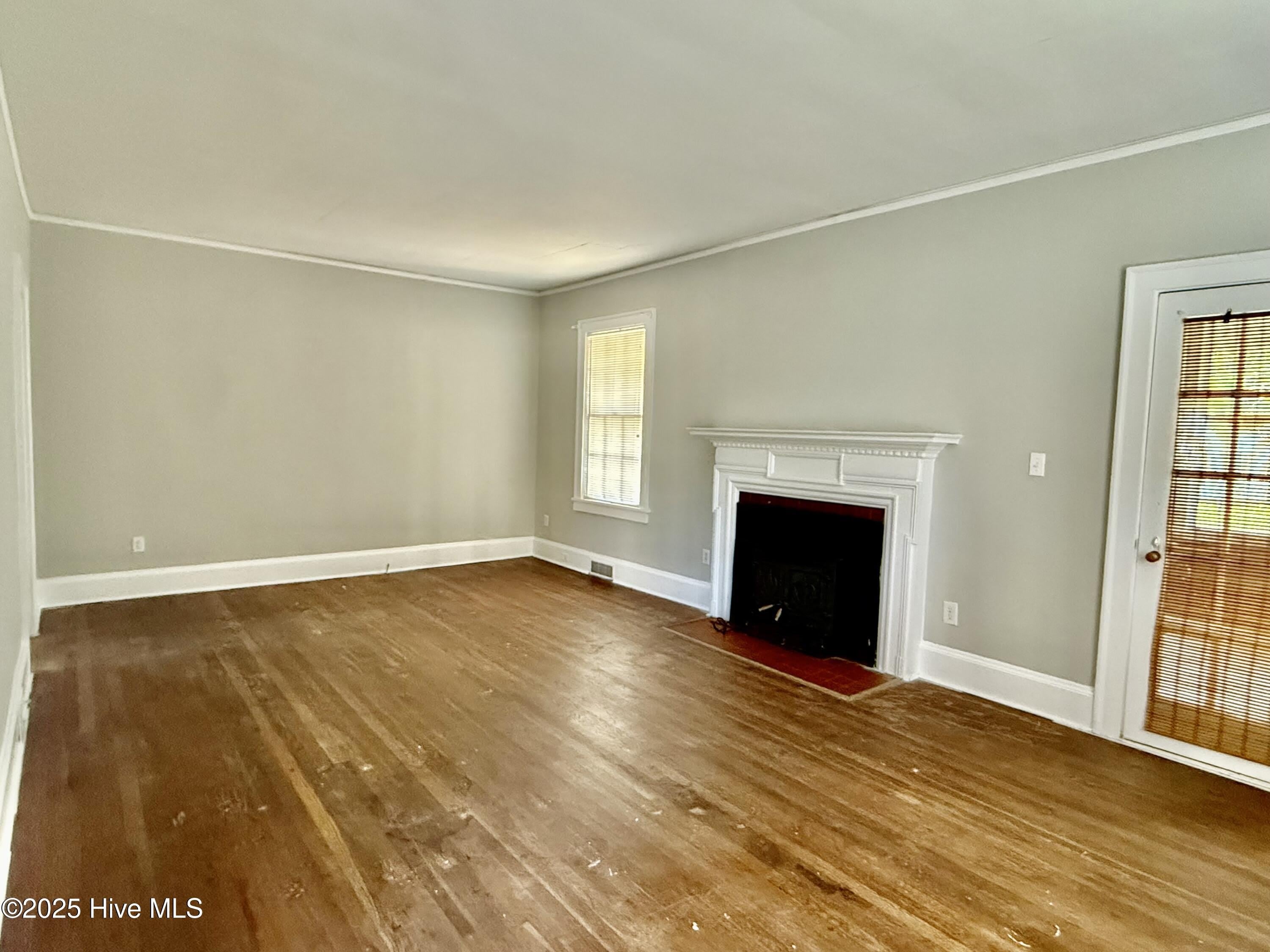 605 Entwistle Street – photo 2