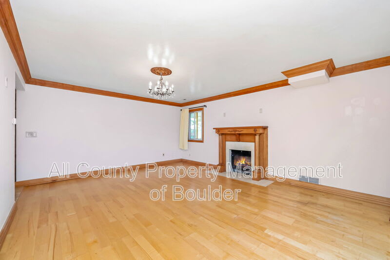 600 Manhattan Drive – photo 5