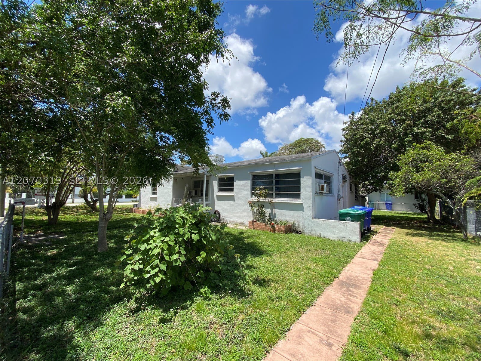 350 SW 34th Ave – photo 2