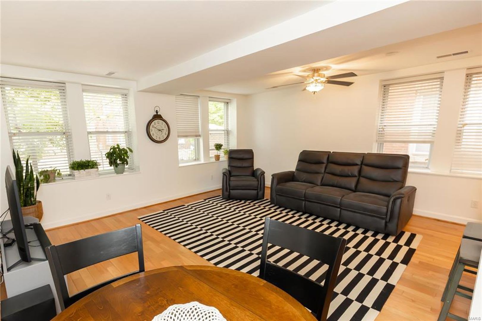 5350 PERSHING AVENUE #2A – photo 4