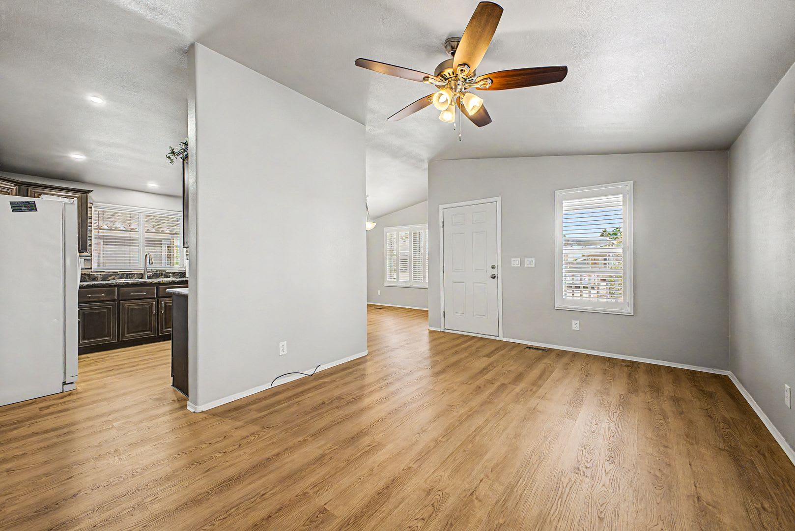 Gorgeous 2 2 Bed Bath Home 55 Phoenix Community – photo 4