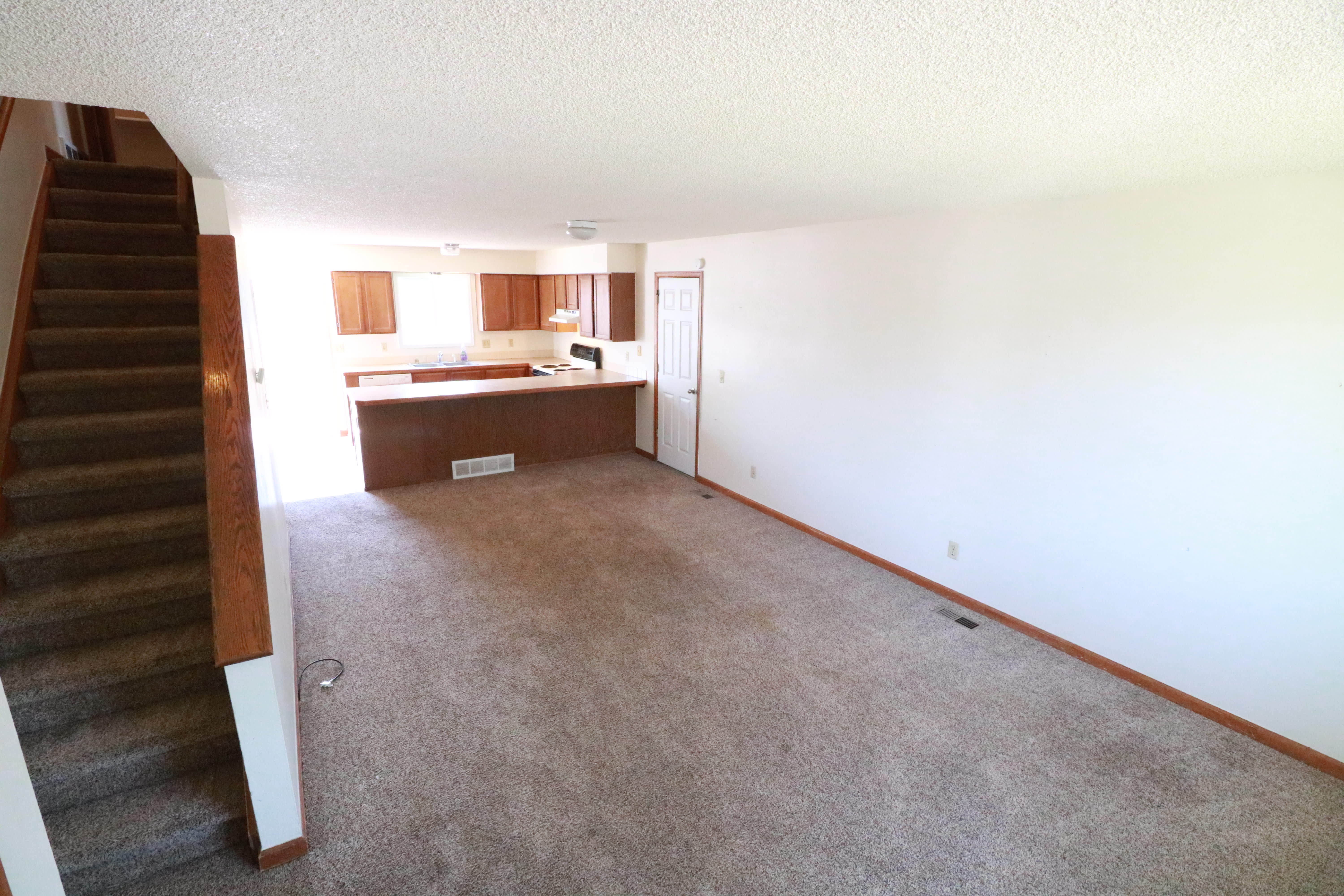 725 W Cannon Pl – photo 2