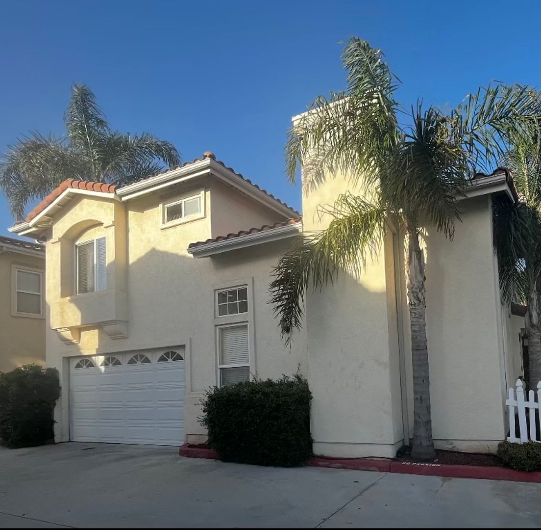 Large 4 Bedroom 3 Bath House w/ 2 car garage – photo 2