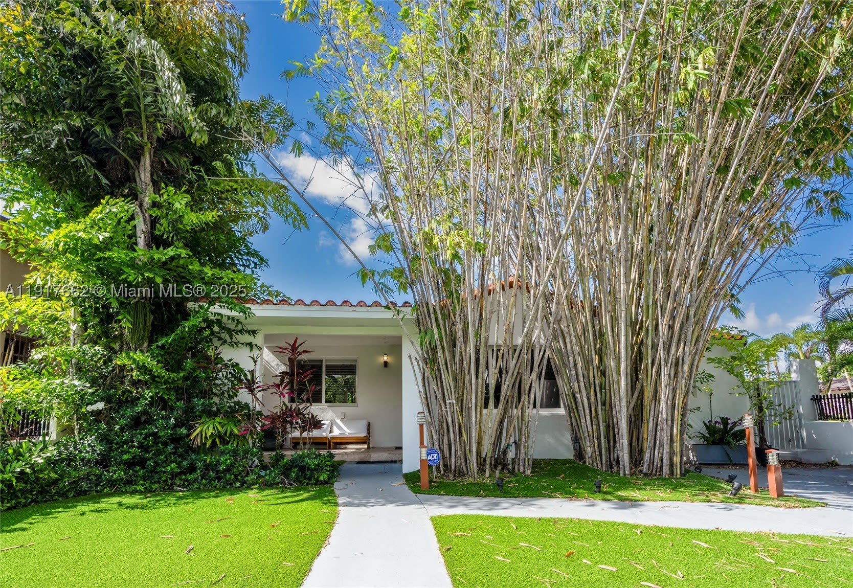 1360 SW 16th St – photo 1