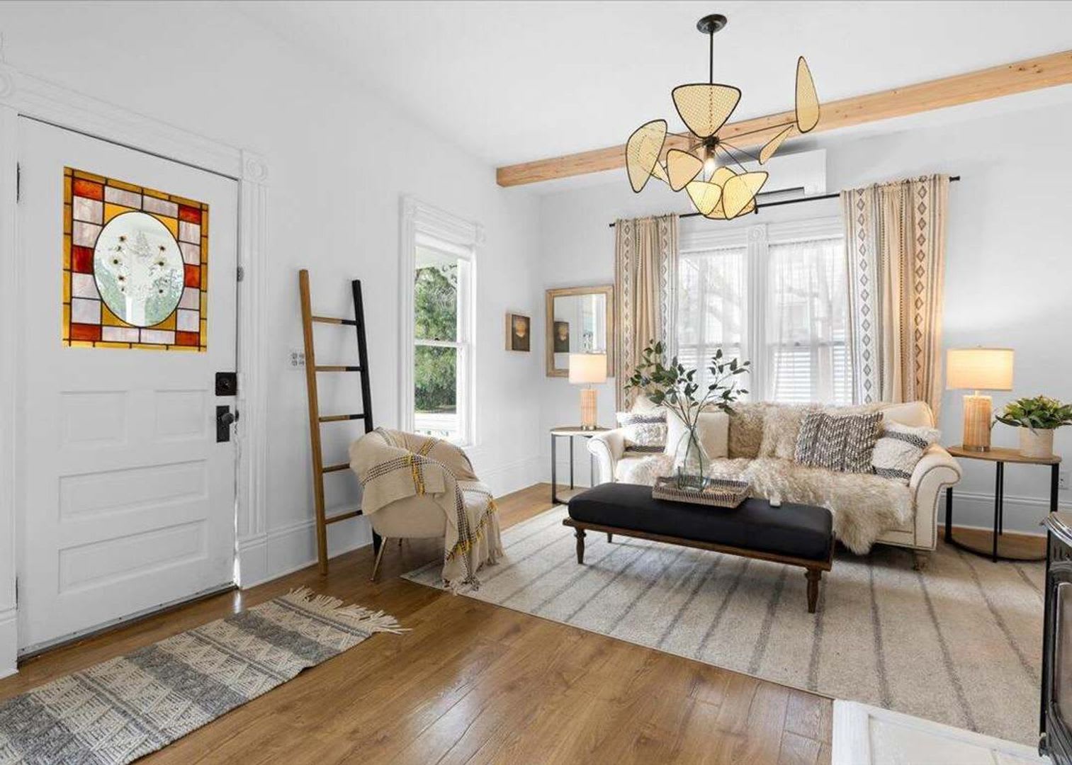 Charming Victorian cottage with Airstream office near Downtown Ashland! – photo 2