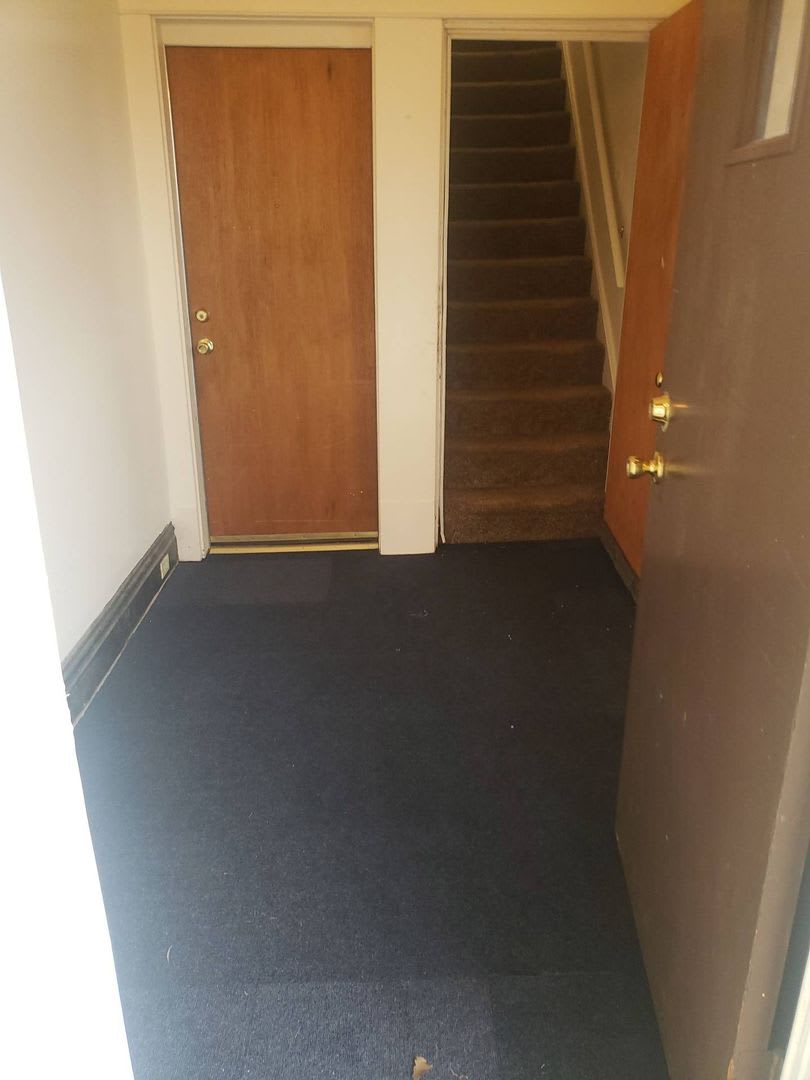 2 Br Upper Apartment Near Promenade Park – photo 2