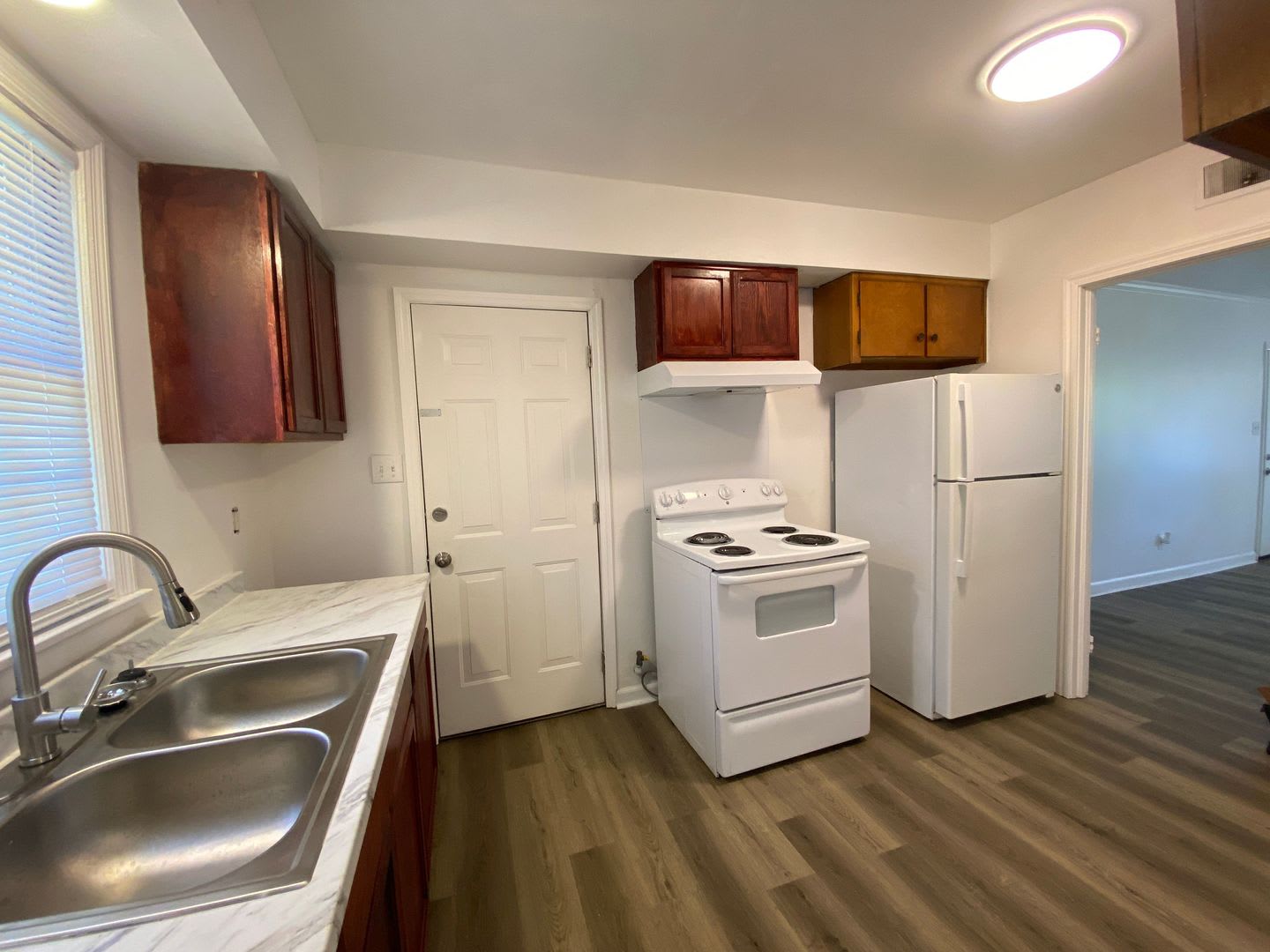 Charming 2-bedroom, 1.5-bath in Savannah, GA, Available now! – photo 4