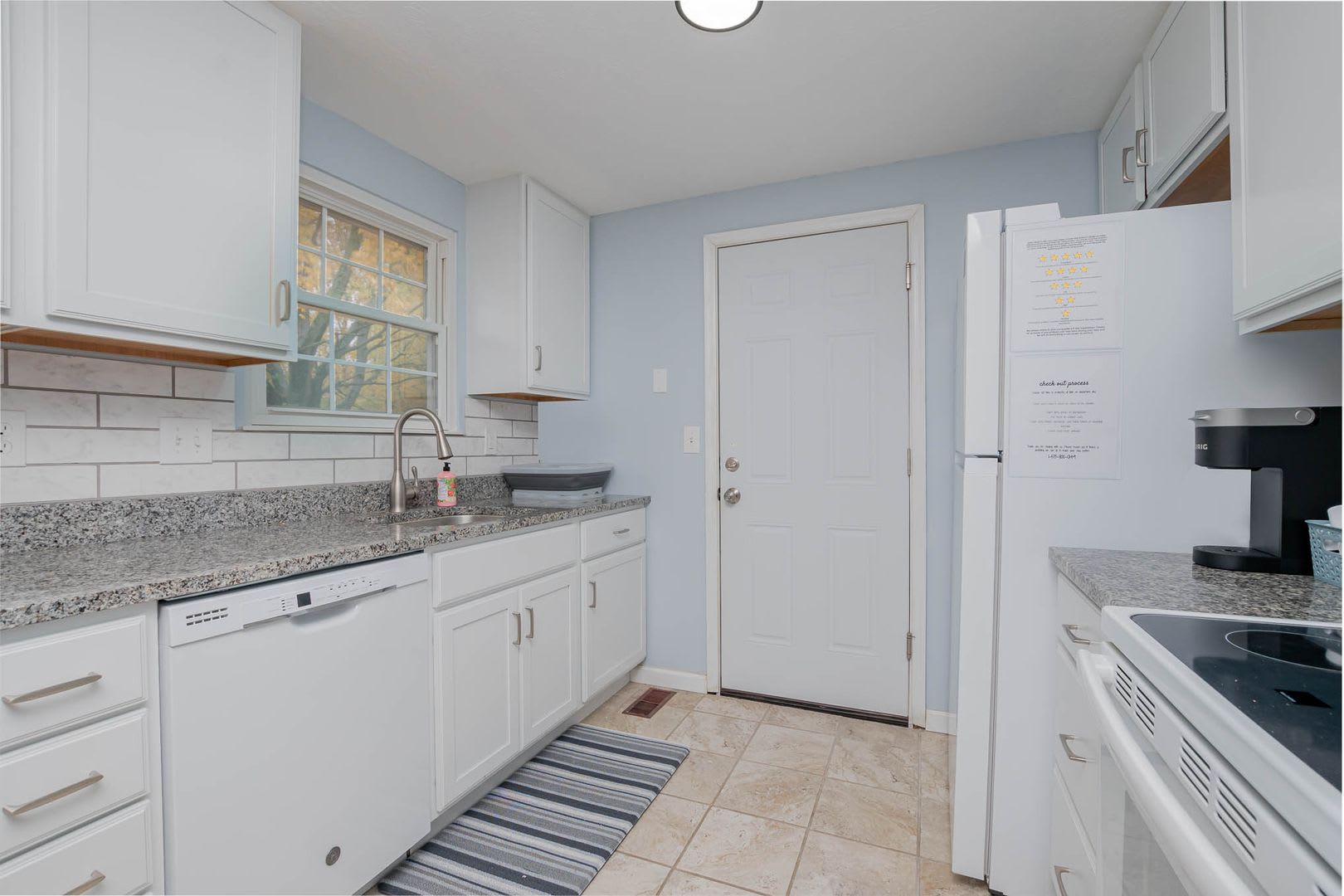 Inviting home with private fenced yard for pets – photo 2