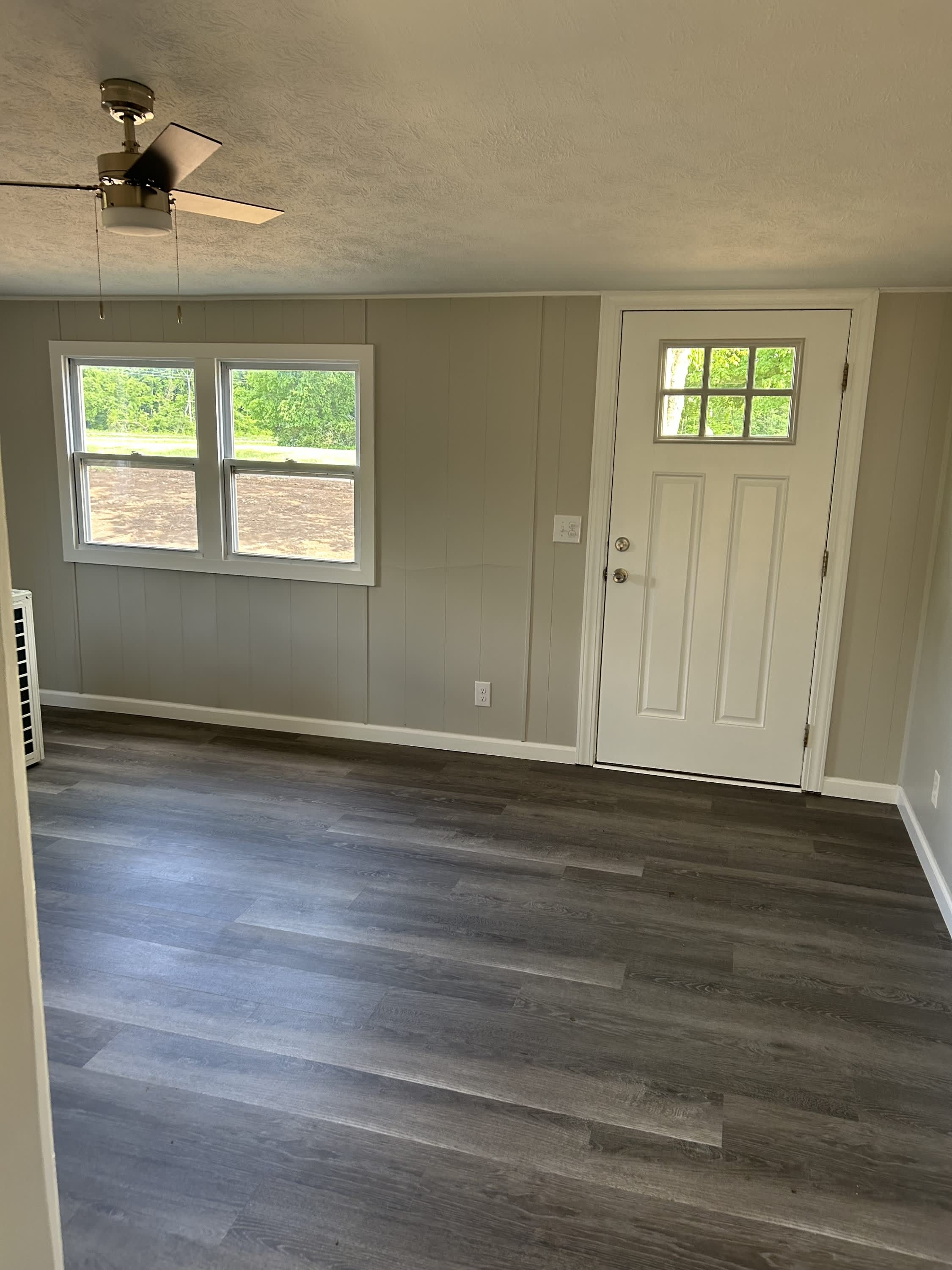 601 Moores Drive – photo 4