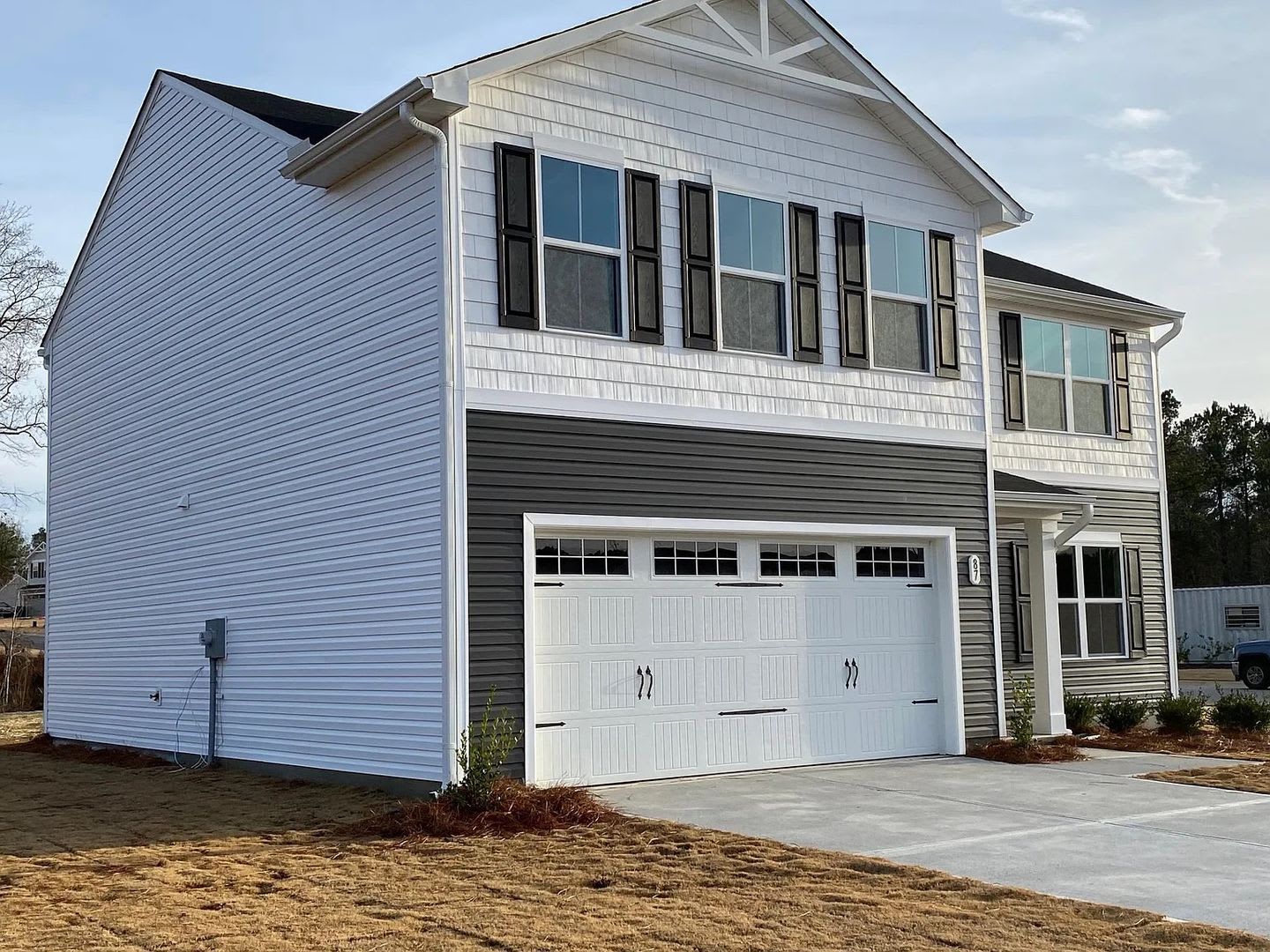 Room in 5 Bedroom Home at Bark Way – photo 1