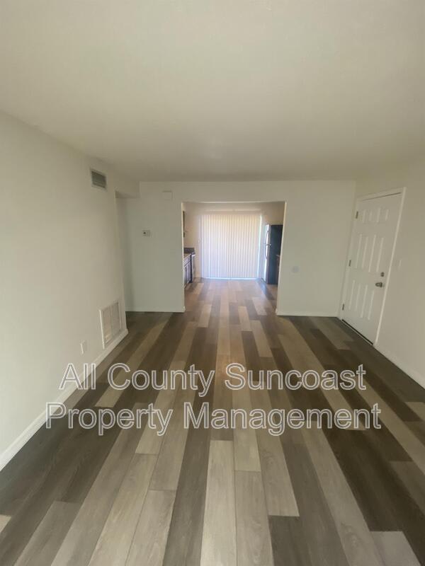 7450 35th St N #1003 – photo 4