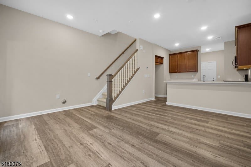 8 Jessica Ln – photo 3