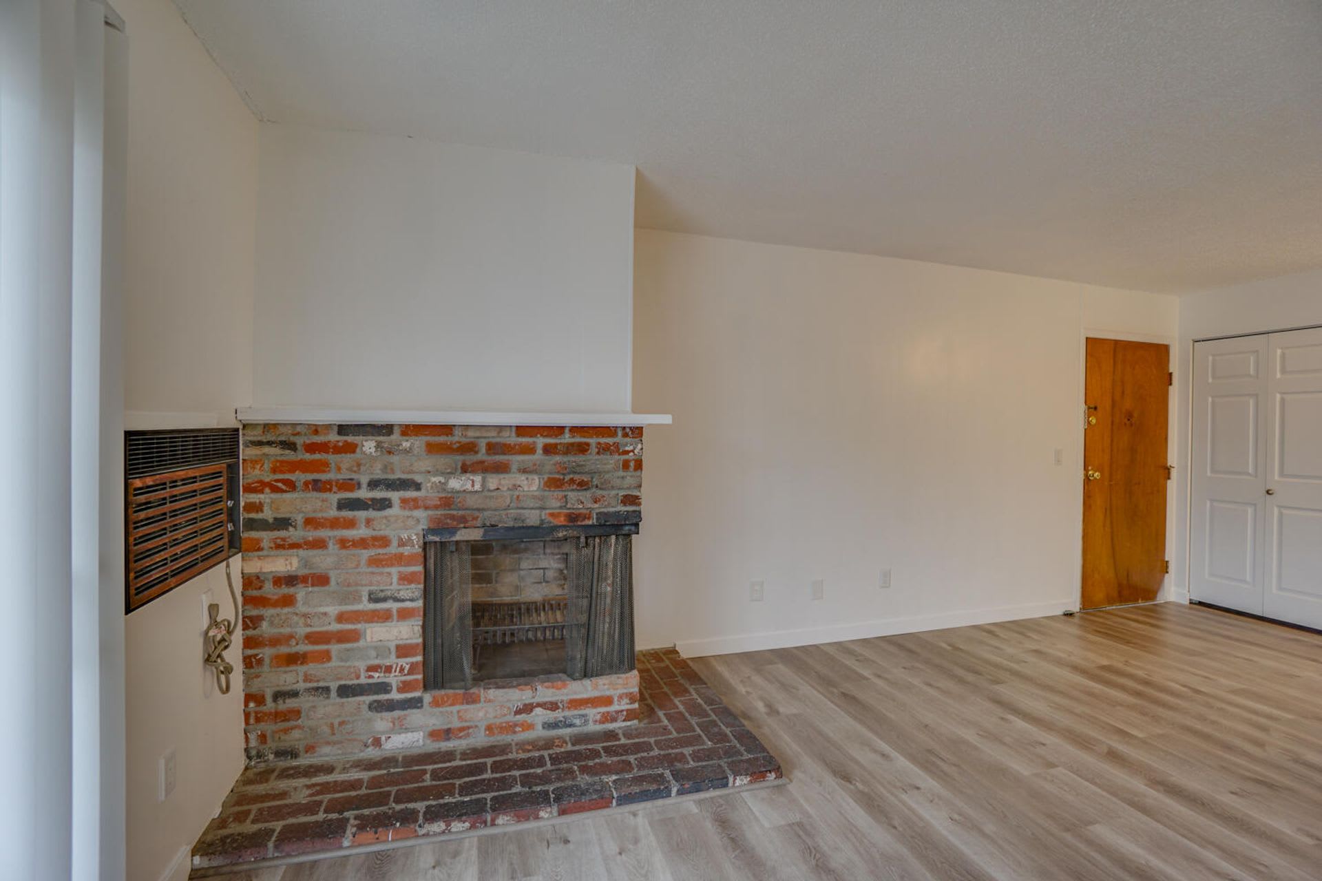 Willow Wood Apartments – photo 4