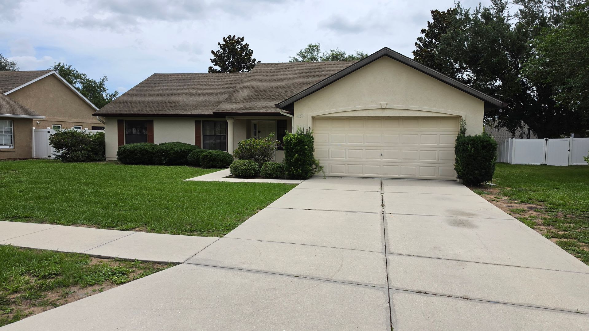 Spacious 4 Bdrm / 2 BA with 2 car garage – photo 2