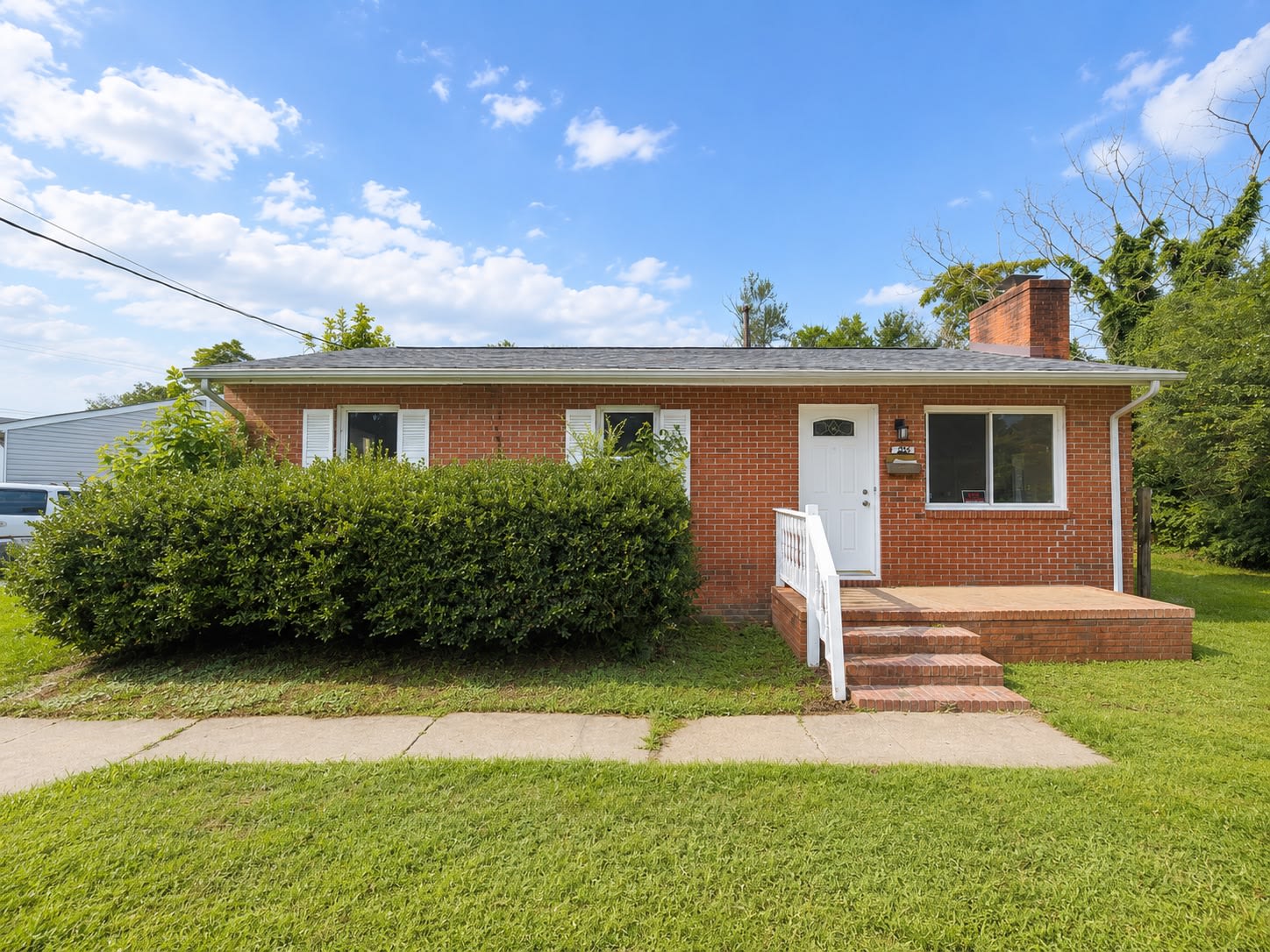 405 Institute Drive – photo 1