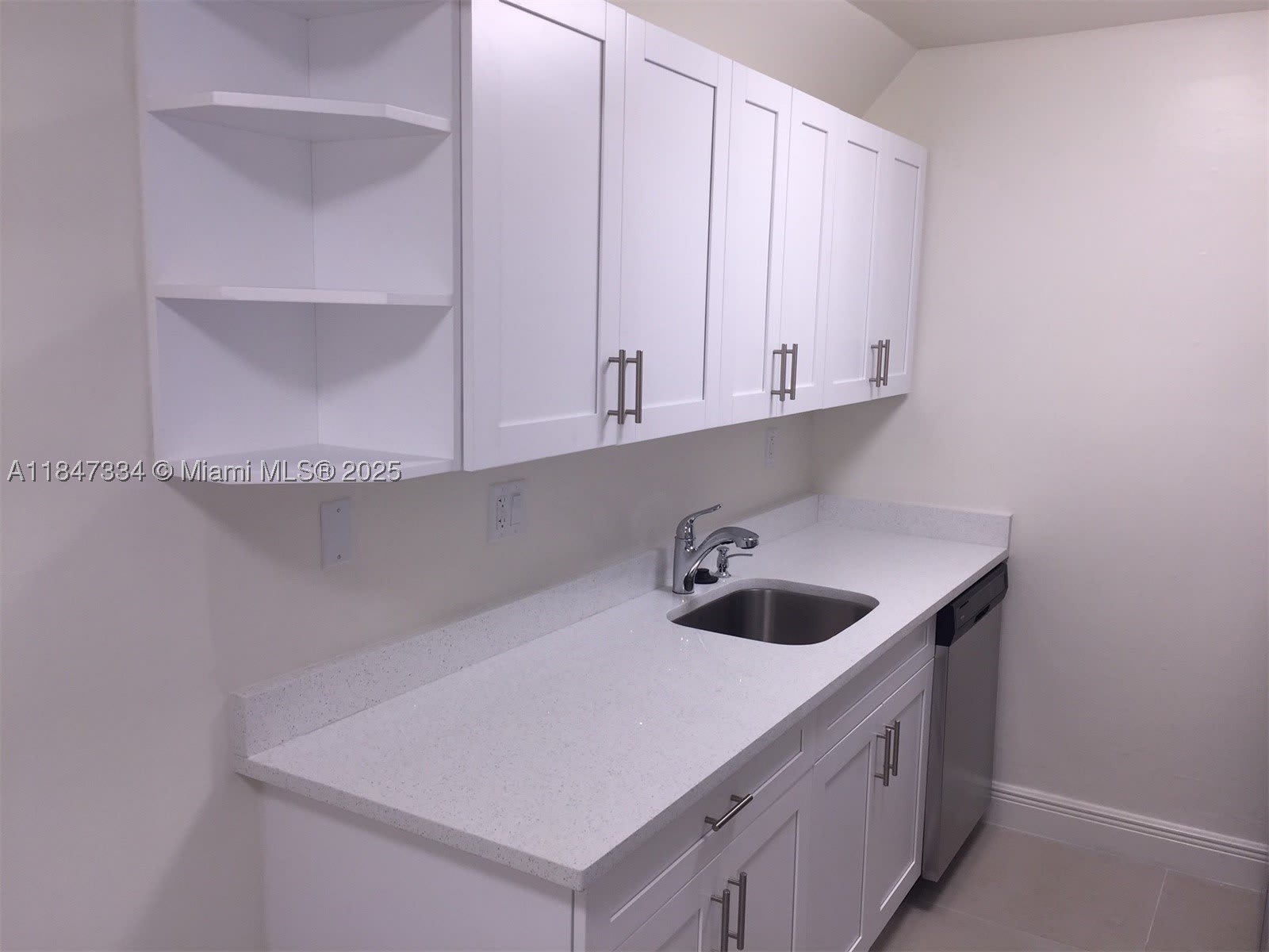 10740 N KENDALL DR – photo 3