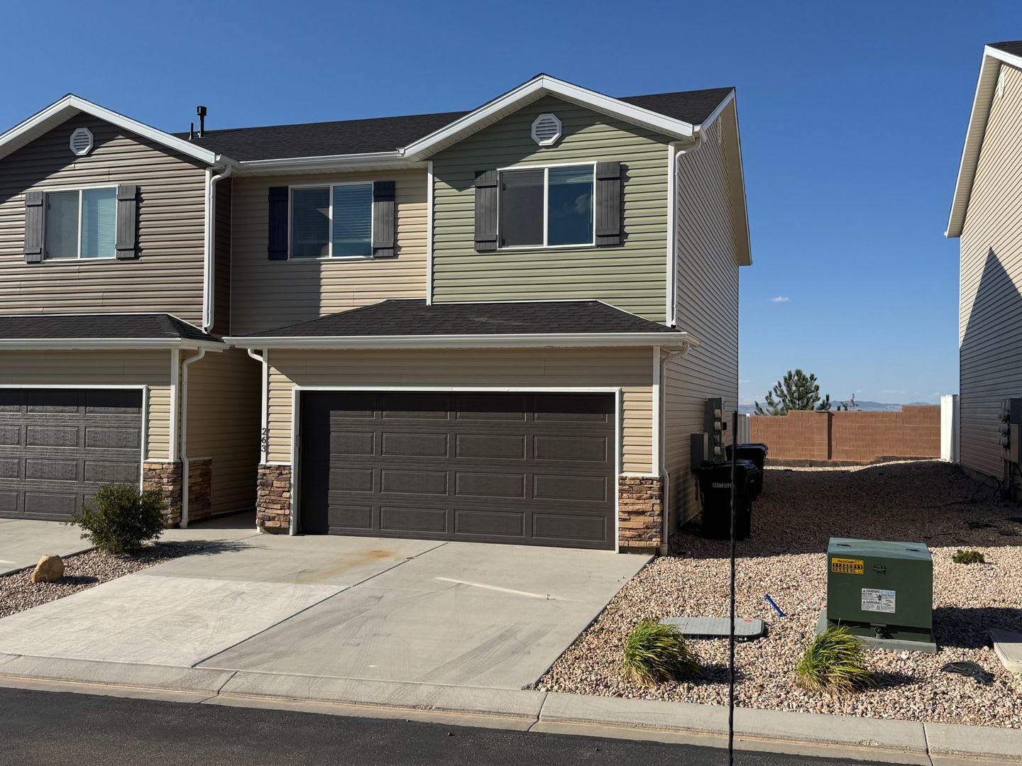 3 Bed 2 1 2 Bath Townhome – photo 1