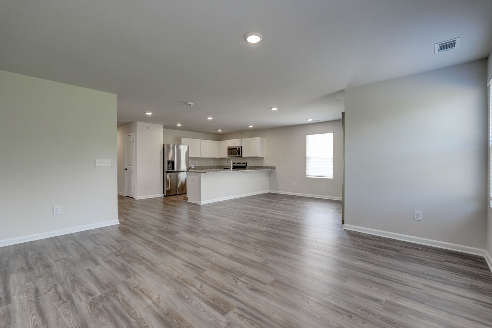 220 Ingleby Road Available Now – photo 3