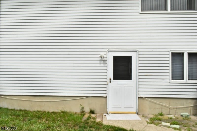 28 Elmhurst St – photo 3