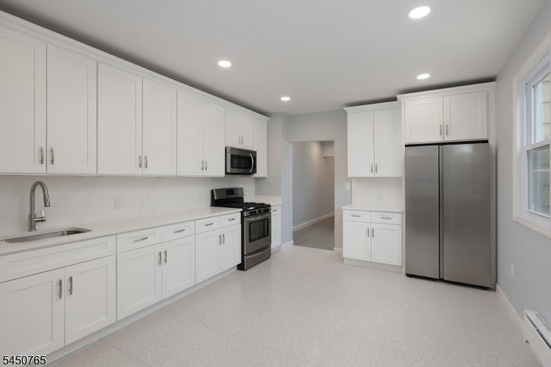 812 Bayway Ave – photo 4