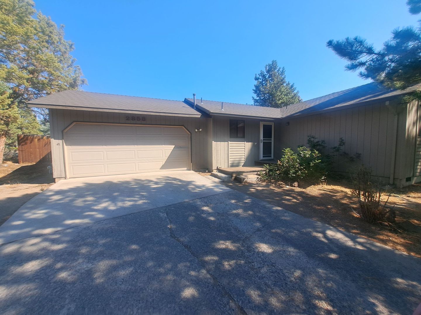 3 Bed/2 Bath Single Level Home near Parks and Schools – photo 1