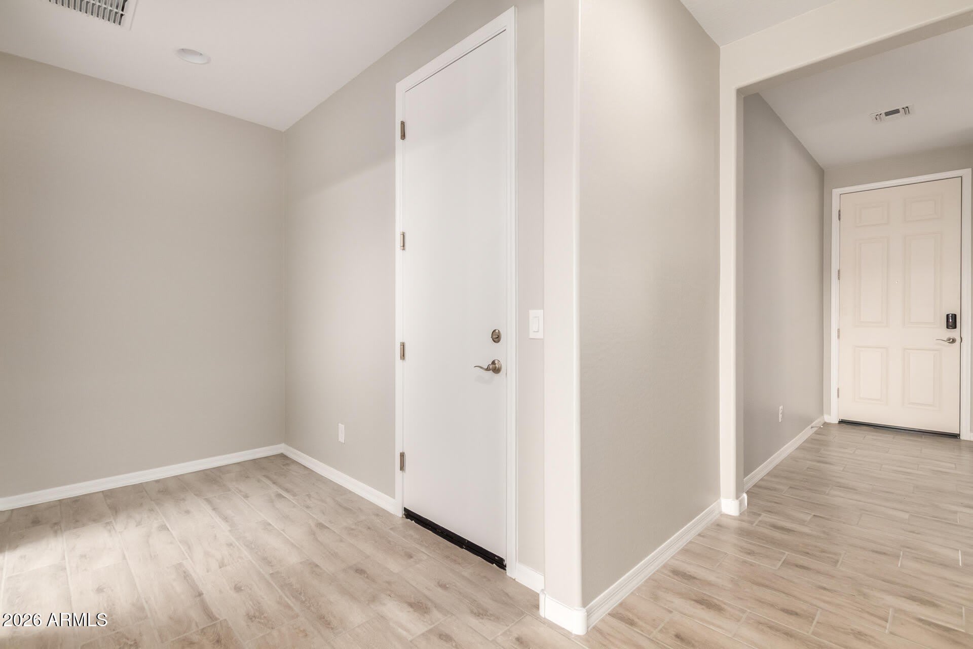 1275 E JAHNS Drive – photo 5