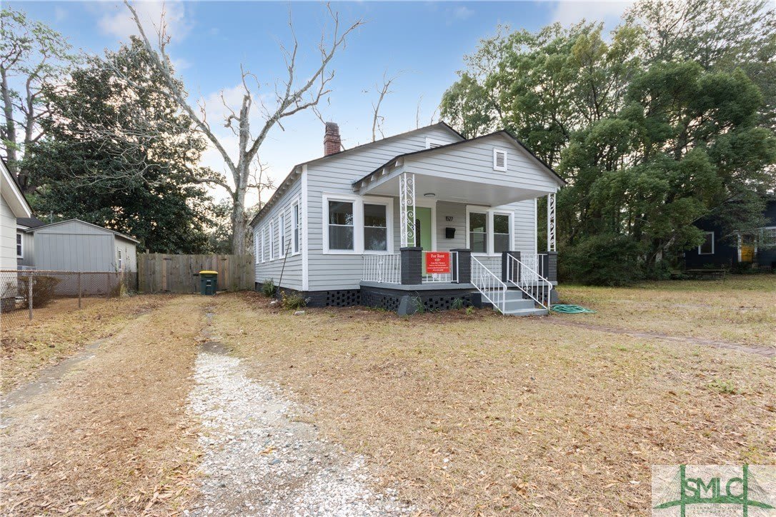 1527 NE 36th Street NE – photo 2
