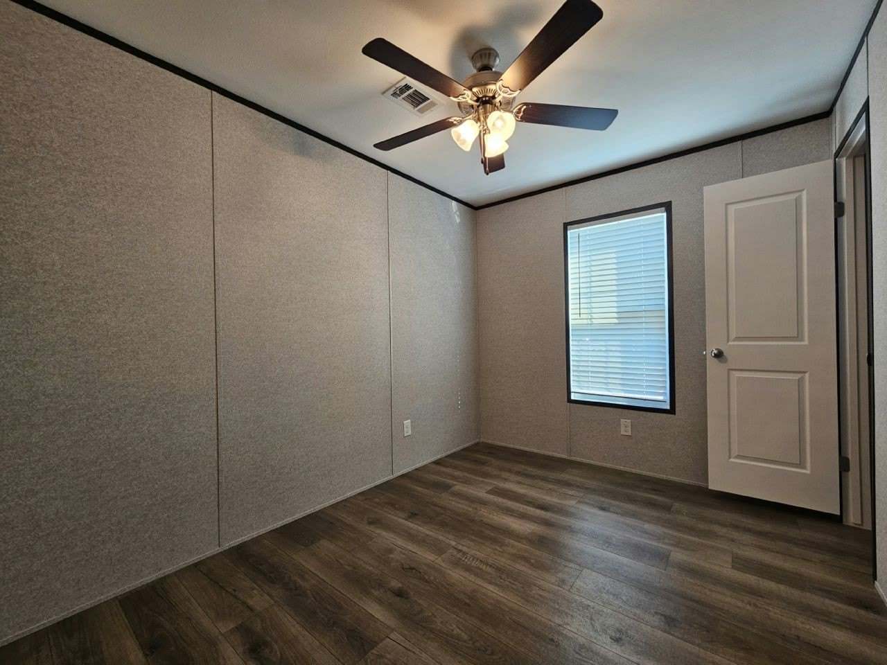 527 Suwanee Drive – photo 4
