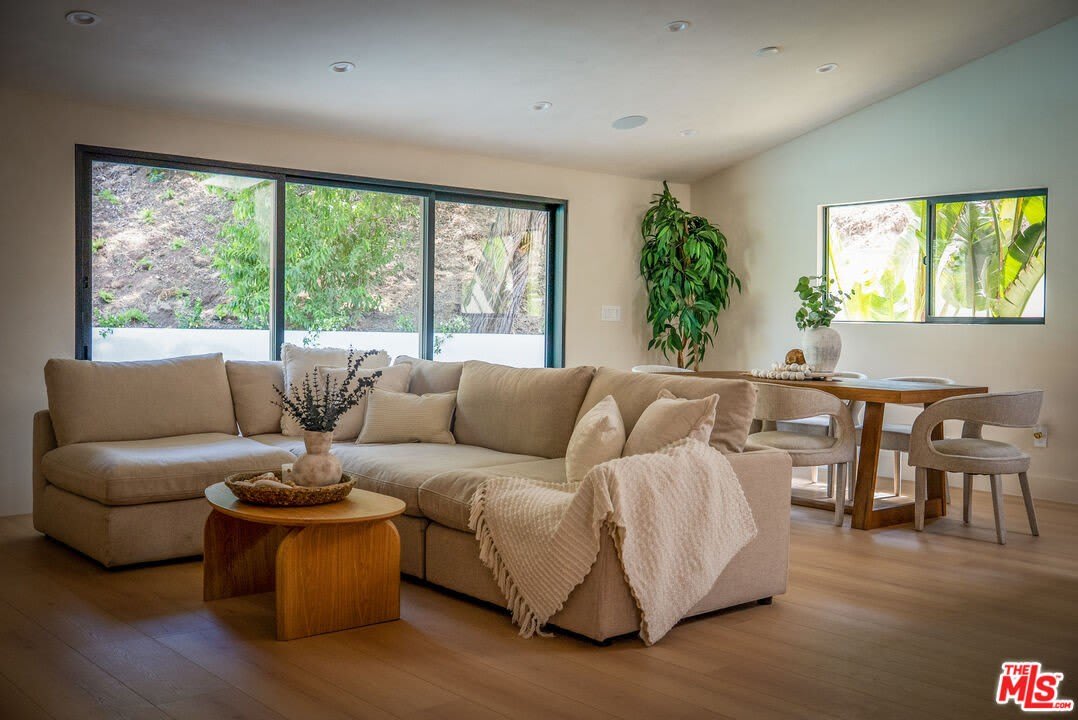 20466 Miranda St – photo 2