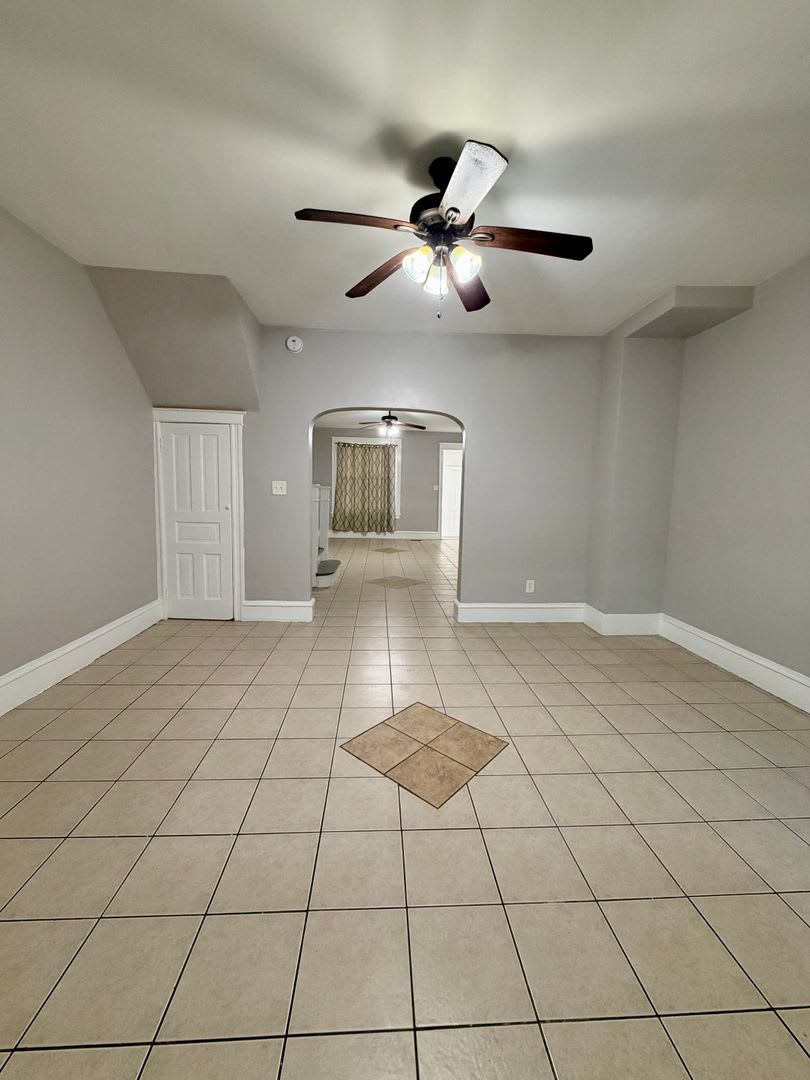 Spacious 4-Bedroom Paschall Rental with Large Backyard – photo 3