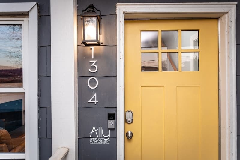 1304 Belleview Avenue – photo 3