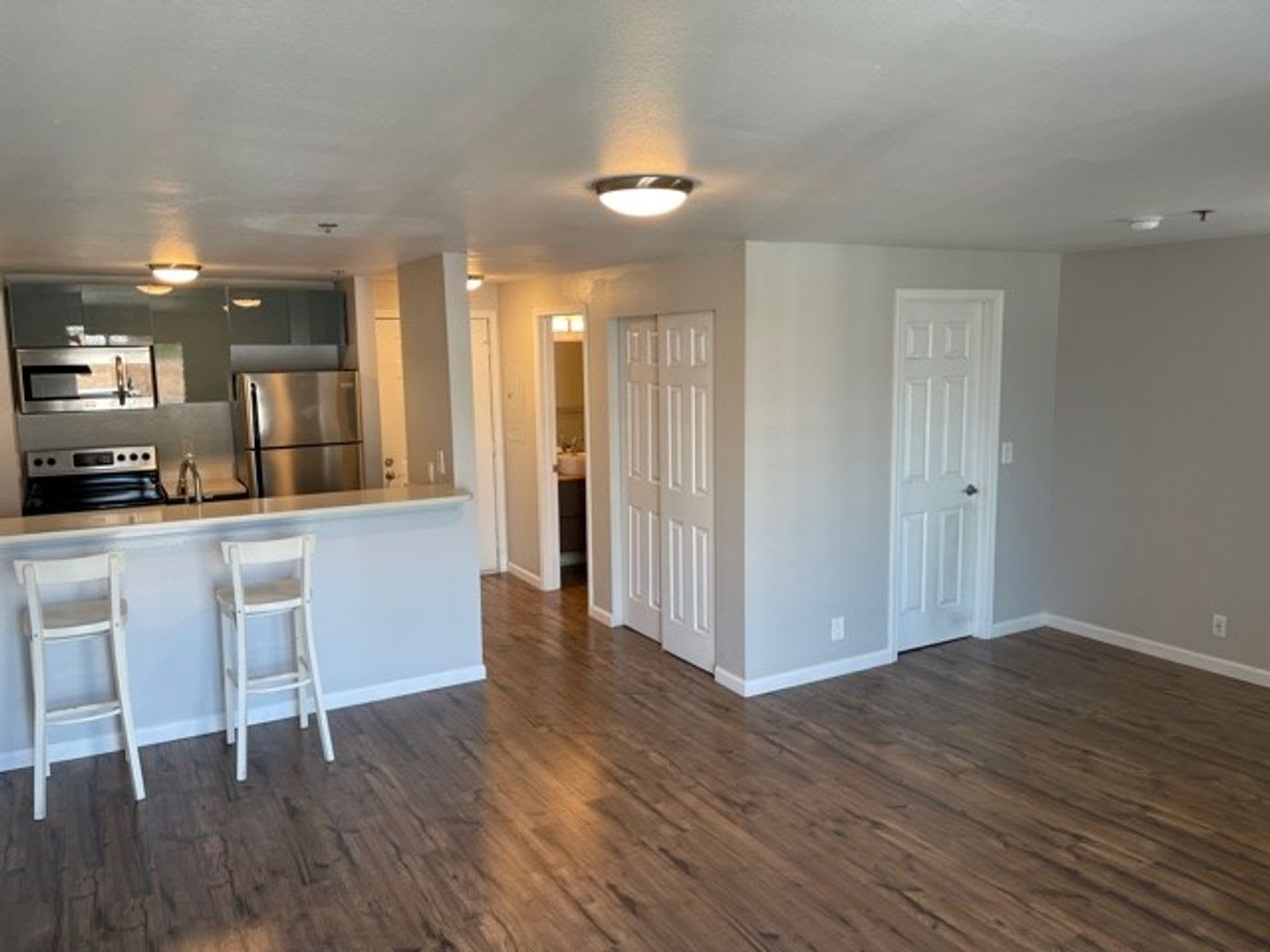Live in the heart of Capitol Hill in this Completely remodeled studio with high end finishes! – photo 2